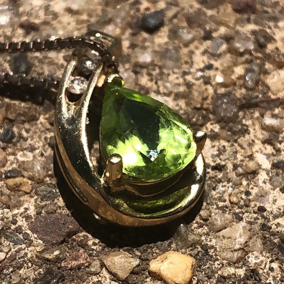 Peridot pave diamonds & sterling silver 9” pendant; marked Italy 925 & ring - Picture 5 of 11